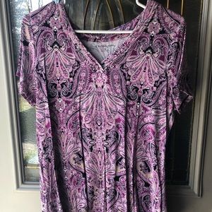Croft & Barrow v neck top, size M, excellent condition